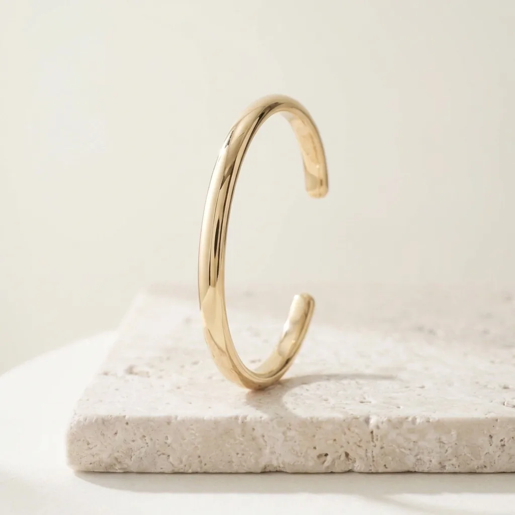 Bracelete rígido aberto de ouro